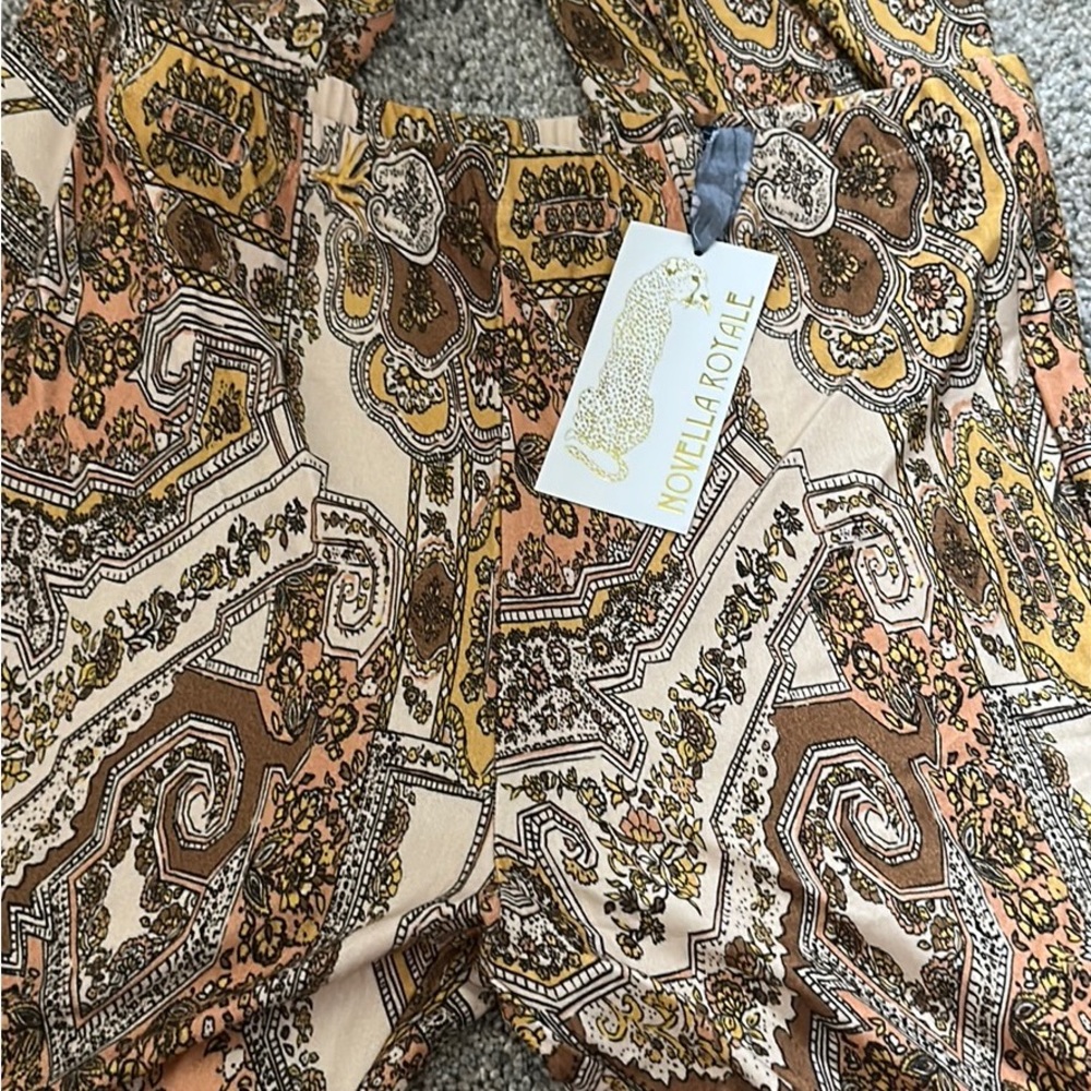 NWT Novella Royal Iris Bells in Tangerine Dial, M